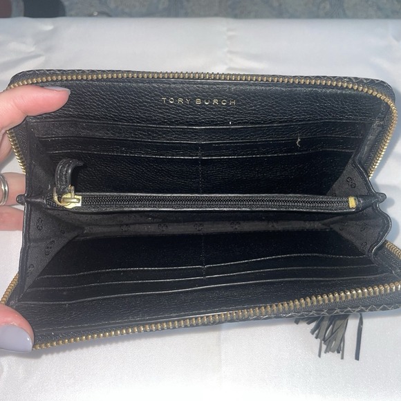 Tory Burch Taylor Zip Continental Wallet in Black Pebbled Leather With Tassel - Picture 9 of 15